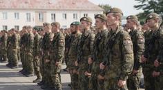 Vojenského výcviku se středoškoláci nebojí. Přísaha je pro ně poctou