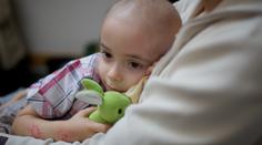 Dítě trpí a krvácí, v nemocnici ho nepřijali! Běžná praxe, tvrdí mluvčí