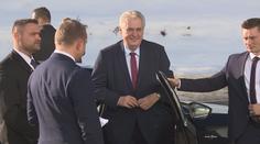 Včera Zeman zkoušel auto, dnes dohlíží na těsnění! Co bude dál?