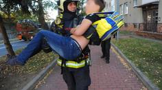 V pražských Kbelích hořelo! Hasiči zachránili 10 lidí včetně dětí