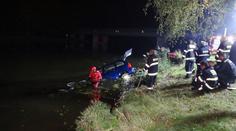 Rodina zaparkovala a šla se kochat, auto jim uplavalo v Labi