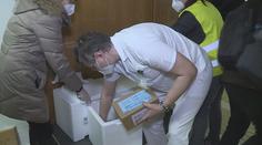 Vakcína od Moderny dorazila do Ostravy. Může se skladovat jen měsíc