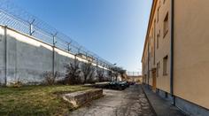 Perné ráno ve Valdicích. Z přísně hlídané věznice se pokusil utéct trestanec