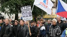 Lidé PROTESTOVALI PROTI ROMSKÉ KRIMINALITĚ! Pochodovali Ústím...