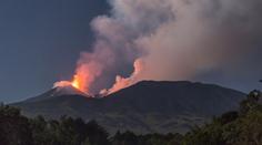 Na Sicílii vybuchla sopka Etna. Láva tryskala do výšky 150 metrů