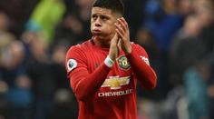 Vrať se domů, žádala ho matka. A 29letý hráč Manchesteru poslechl