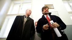 Ministerský úředník králem silnic! Nově bude jezdit autem s majáčkem, jako má prezident