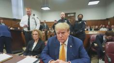 Soud plný pikantností. Právníci vyslýchali pornoherečku, Trump běsnil