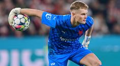Podepsáno. Kinský odchází ze Slavie. Tottenham ho představil ve videu