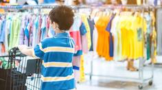 Děti necháte čekat u dveří, řekla matce před supermarketem ochranka