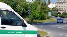 Policisté spali ve službě tak tvrdě, že je nevzbudilo ani bušení na okna