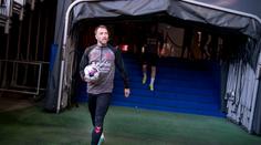 Tady se to stalo. Eriksen se vrátil na trávník, kde při Euru zkolaboval