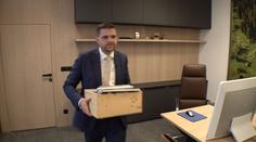 Poslední den ministrů v úřadu. Dvořák dostal dort, Hladík se těší na pečení