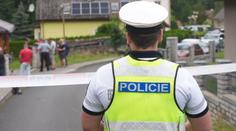 Dva zastřelení sousedé na Sokolovsku. U jednoho policie našla zbraň