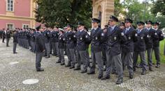 Hledáte práci? Policie nabírá 120 lidí. Tohle všechno musíte splnit