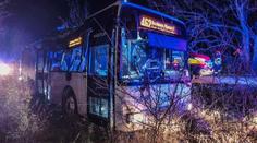 U Košic narazil autobus do stromu. Na místě je více zraněných
