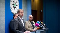 Tisková konference k razii: Proč taková obří akce a zrovna dnes? Policie nechce nic říct