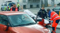 VIDEO: Řidič srazil pacientku před nemocnicí v Plzni, z místa ujel