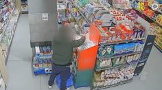 Policie už zná totožnost zloděje, který krade jen zubní pasty a hygienické potřeby