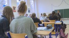 Konec povinného cizího jazyka: Názory odborníků i lidí se rozchází. ANKETA