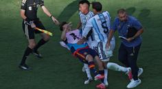 FIFA tvrdě trestala rvačku po finále MS. Paredes dostal stopku na deset zápasů