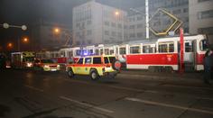 Dodávka smetla ženu na ostravské zastávce, je těžce zraněná