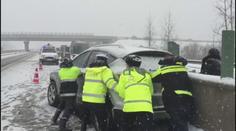 VIDEO: Číňané bojují s nečekanou sněhovou nadílkou
