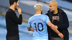 Anglie řeší Agüerovo sáhnutí na rozhodčí, Guardiola se ho zastal