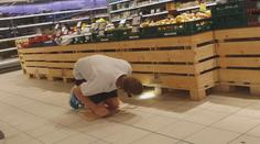 Poplach v supermarketu. Hledali tam exotického pavouka!