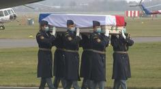 Mrtvá vojákyně je zpátky v Česku. Michaelu přivezl armádní speciál