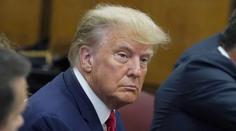 Donald Trump řekl, že pokud se vrátí do Bílého domu, zavře své politické nepřátele