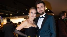 Herec Vašek Matějovský se zasnoubil. Vyhrála jsem život, říká jeho přítelkyně Karolína