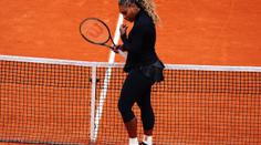 Serena Williamsová odložila raketu a předvedla svalnaté tělo v plavkách