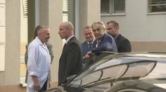 Prezident Miloš Zeman po dvou dnech opustil nemocnici
