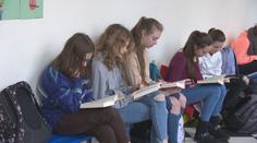 Čeští žáci výrazně zaostávají v cizích jazycích. Důvodů je hned několik