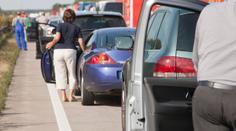 Přežijte poslední srpnový víkend na silnicích. Tudy raději nejezděte