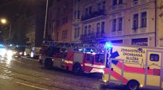 Stateční sousedé uhasili hořící paní, riskovali kvůli tomu život