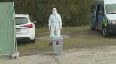 Začalo druhé kolo voleb, lidé v karanténě opět mohou volit z auta