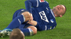 Tvrdá rána mezi nohy sestřelila Kadeřábka, obránce skončil v bolestech