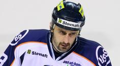 Zkrat bývalého hráče NHL: Bartoš vystartoval na sudího! VIDEO