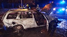 Místo tradičních vater hořely v Praze byt, auto a garáž. GALERIE