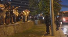 Mezi demonstranty prý padají české granáty! Ministerstvo to prověřuje