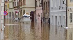 České Budějovice vzpomínají na povodně. Lidem je připomíná výstava v ulicích