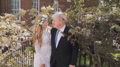 Britský premiér Johnson se tajně oženil, vzal si o 23 let mladší přítelkyni