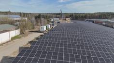 V Horní Bříze roste solární elektrárna. Nahradí obří továrnu na dlaždice