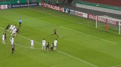 Divoký zápas Leverkusenu v poháru. Pět gólů i červená karta