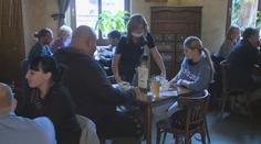 Hospodám a restauracím chybí polovina příjmů. Bojí se krachu i budoucnosti