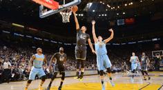 Curry se vrátil a opět zranil, hráče Denveru odvezli do nemocnice
