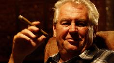 Zeman založil novou stranu, opráší legendární Zemák