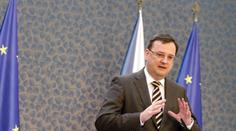V pondělí bude mít vláda většinu, nebo budou předčasné volby, varuje Nečas
